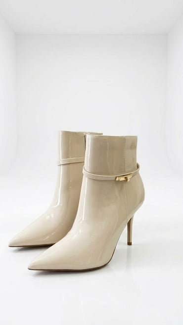 Botines Color Cream con Tacòn Dorado Acabaso Metálico