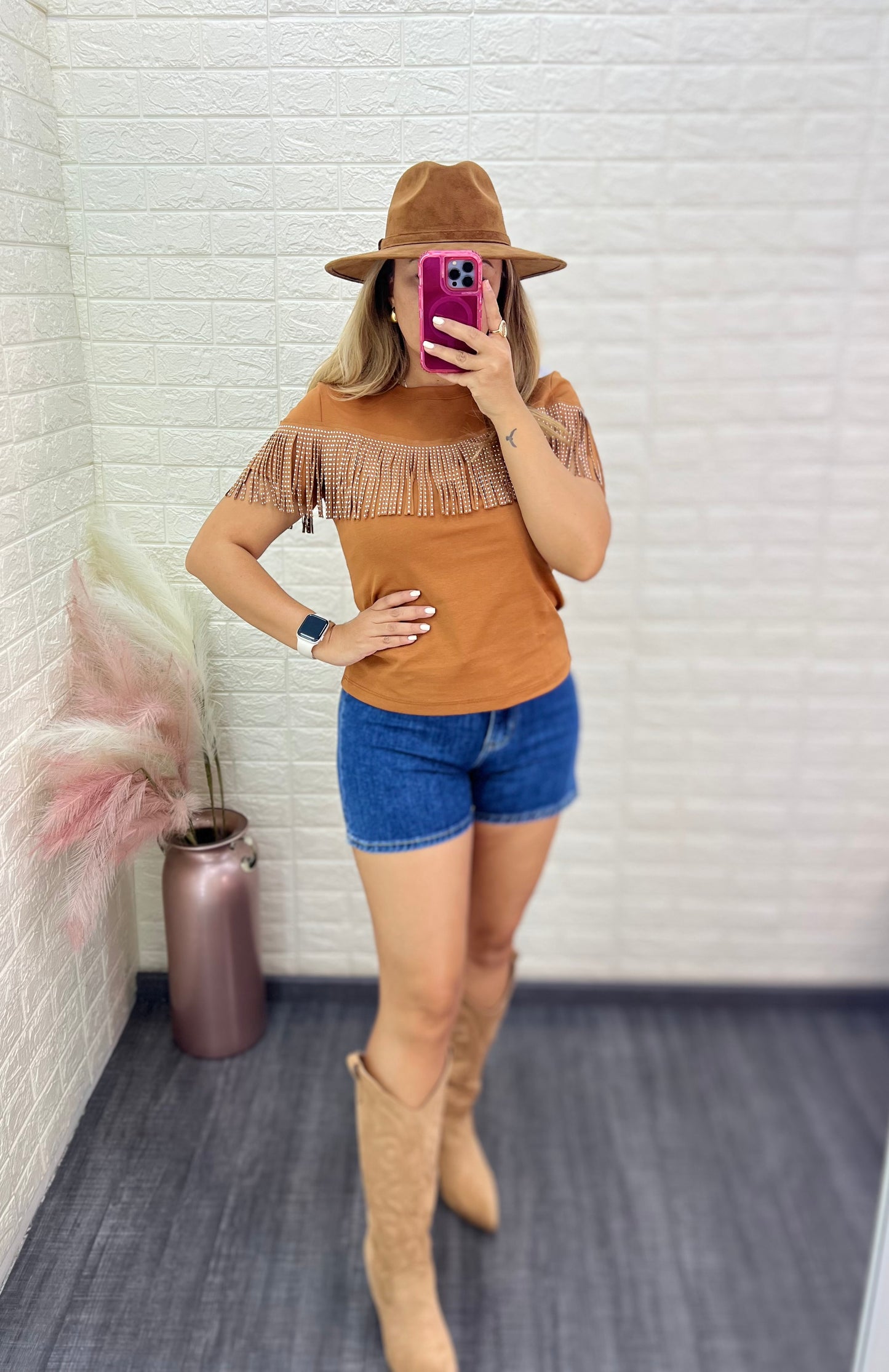 Blusa Color Camel Vaquera con Barbas en Línea con Destellos