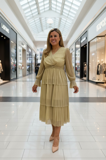 Vestido Color Dorado de Manga Larga con Brillos