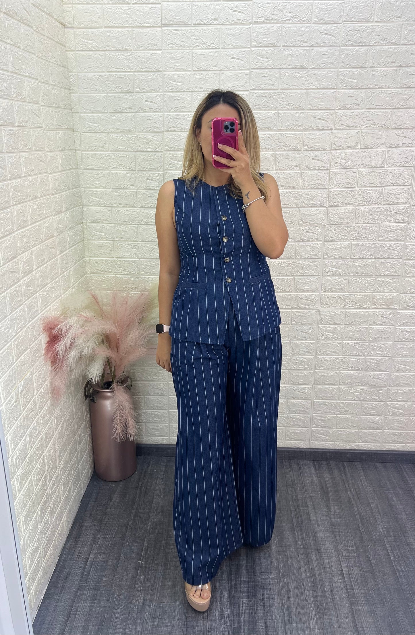 Conjunto de Mezclilla de Blusa Chaleco y Pantalón