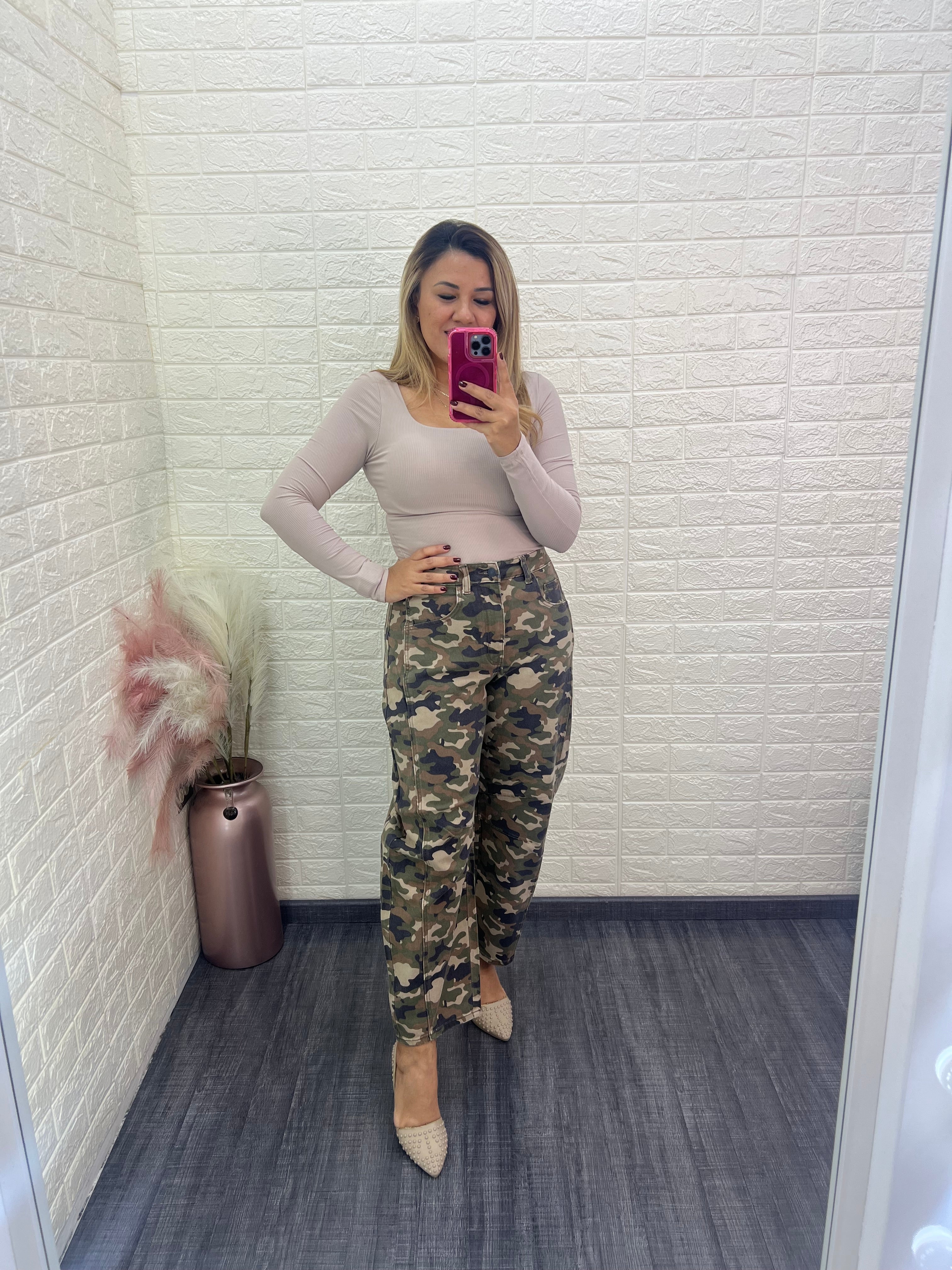 Jeans de Mezclilla Estampado Camo Corte Barriel Jean