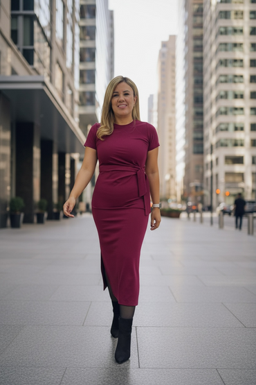 Vestido Largo Guindo de Manga Corta con Nudo al Frente