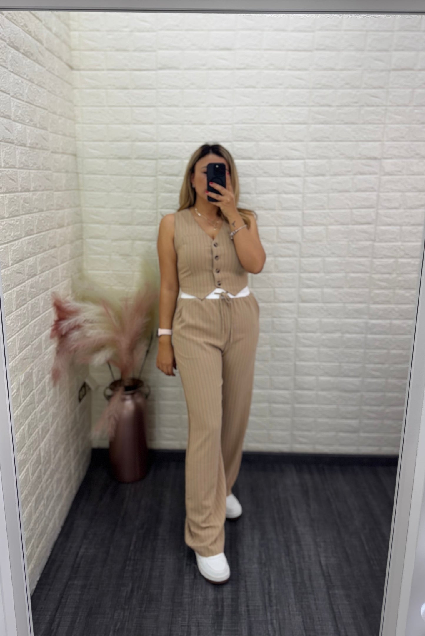 Conjunto Beige de Rayas Casual de Chaleco y Pantalón