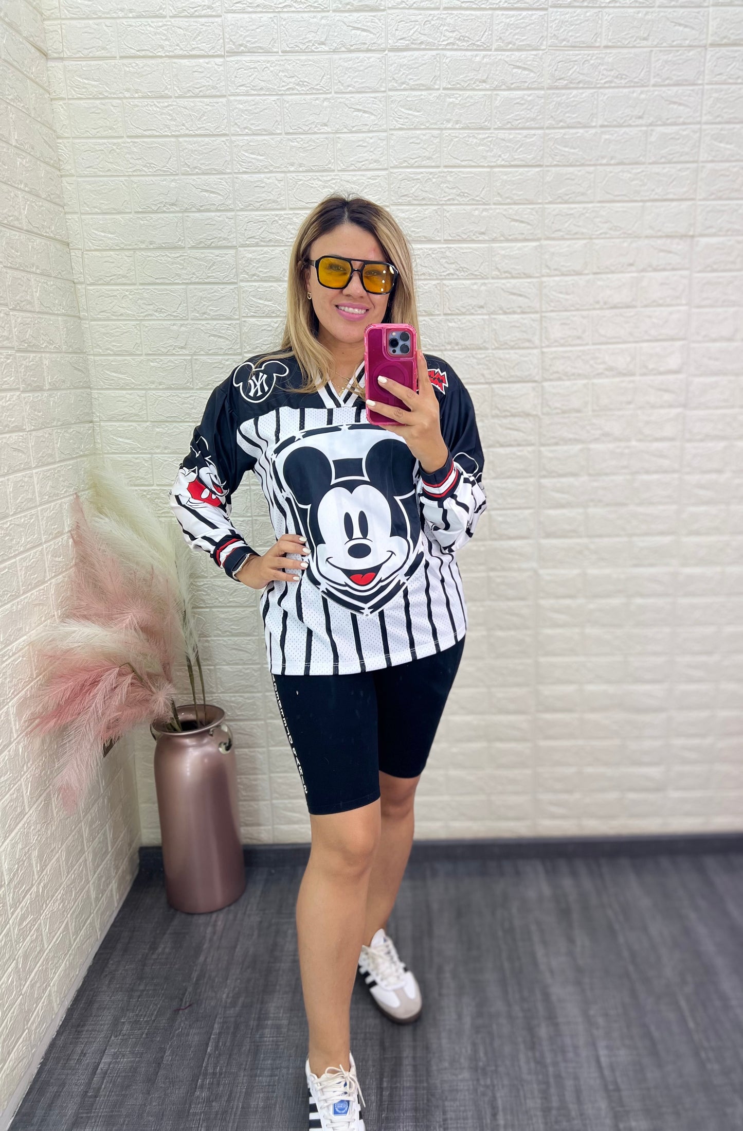 Jersey Manga Larga Color Negro Estampado Mickey