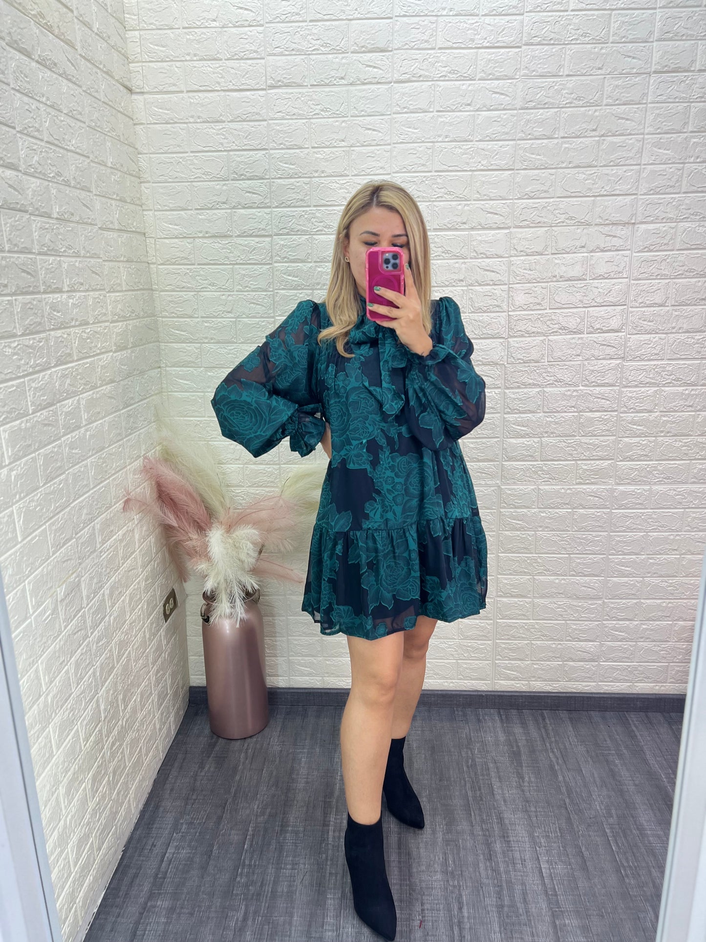 Vestido Verde Obscuro de Manga Larga Estampado con Flores