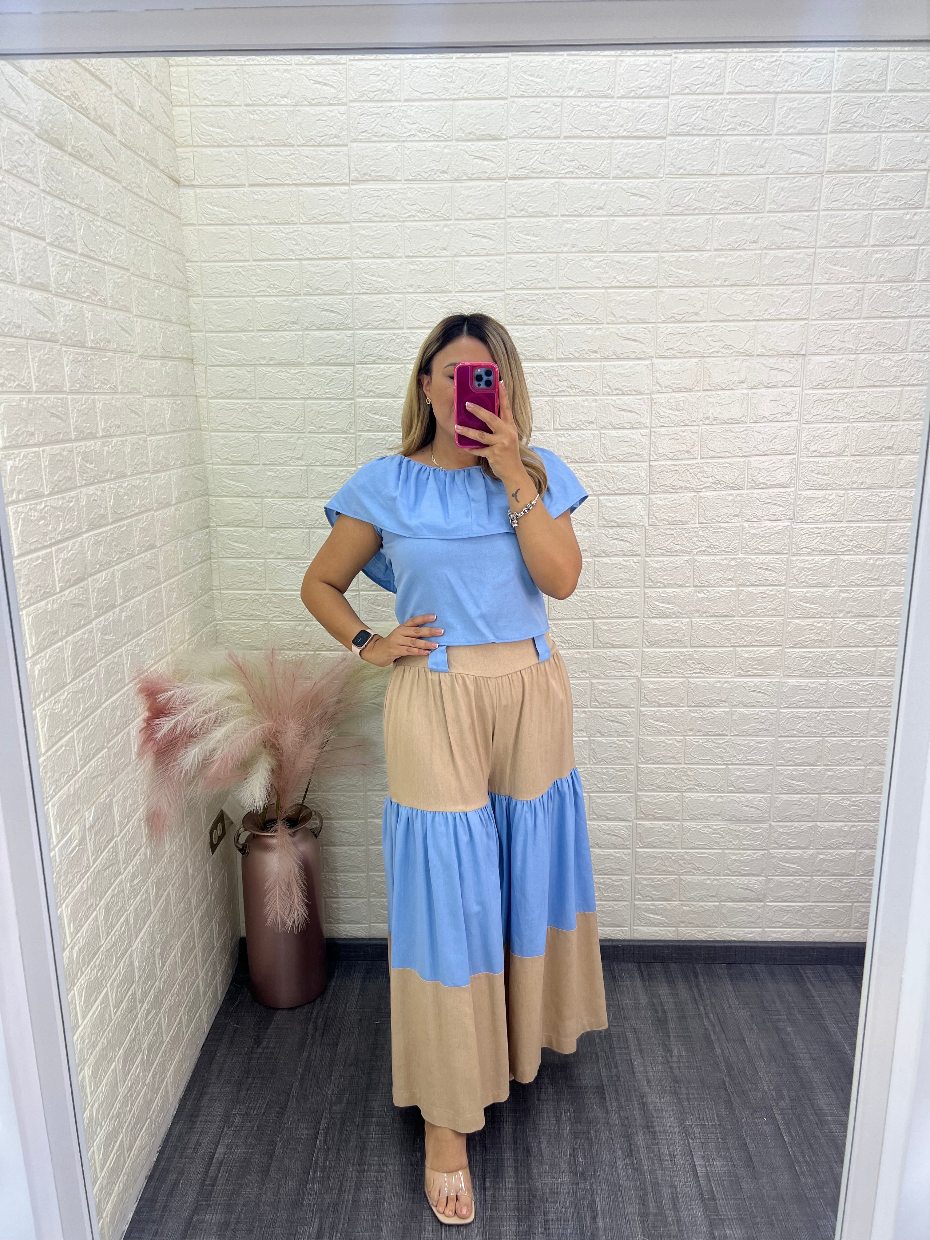 Conjunto de Blusa Azul y Falda Bicolor en Tela de Lino