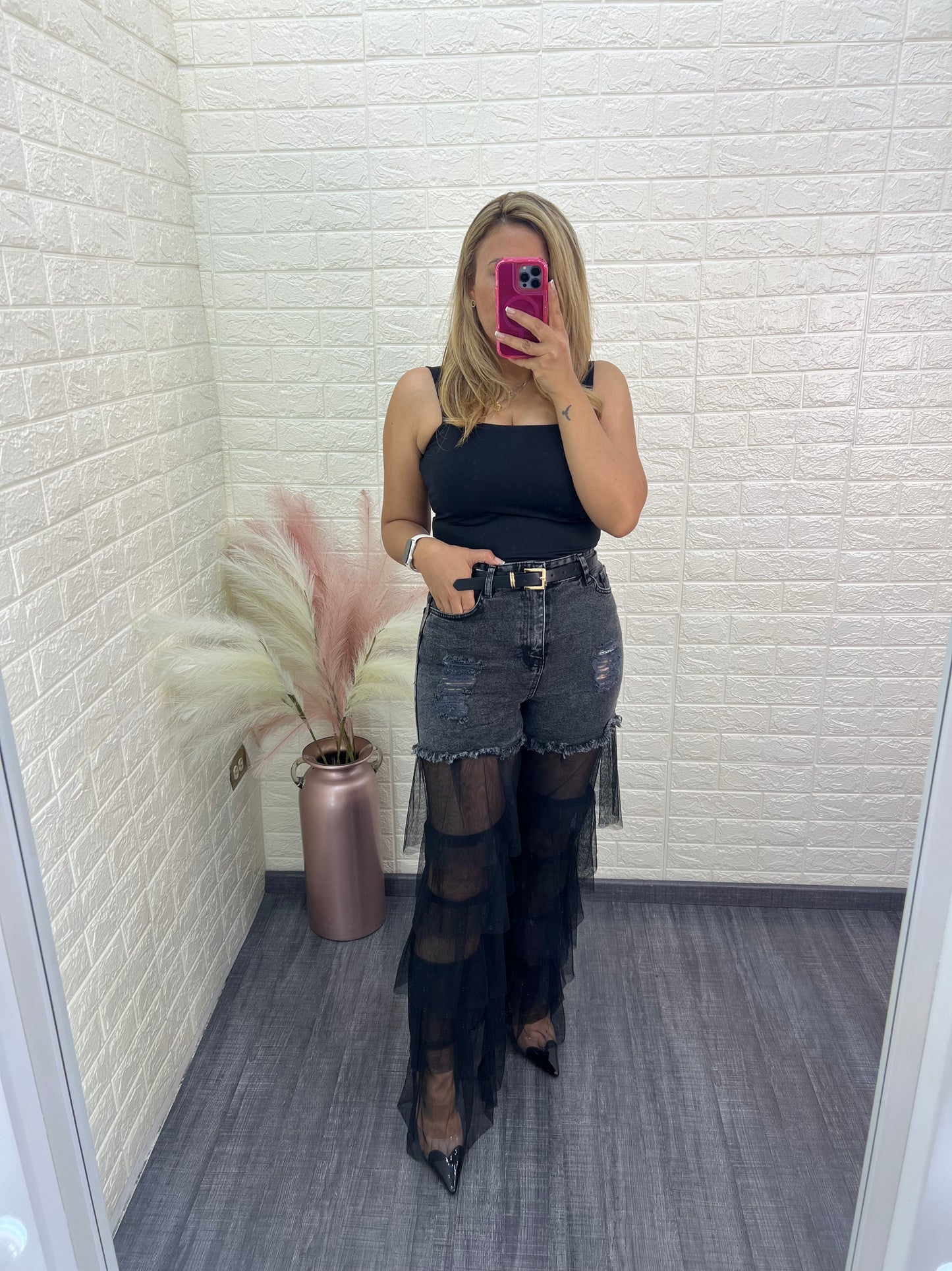 Jeans de Mezclilla Negro Prelavado con Aplicación de Gasa