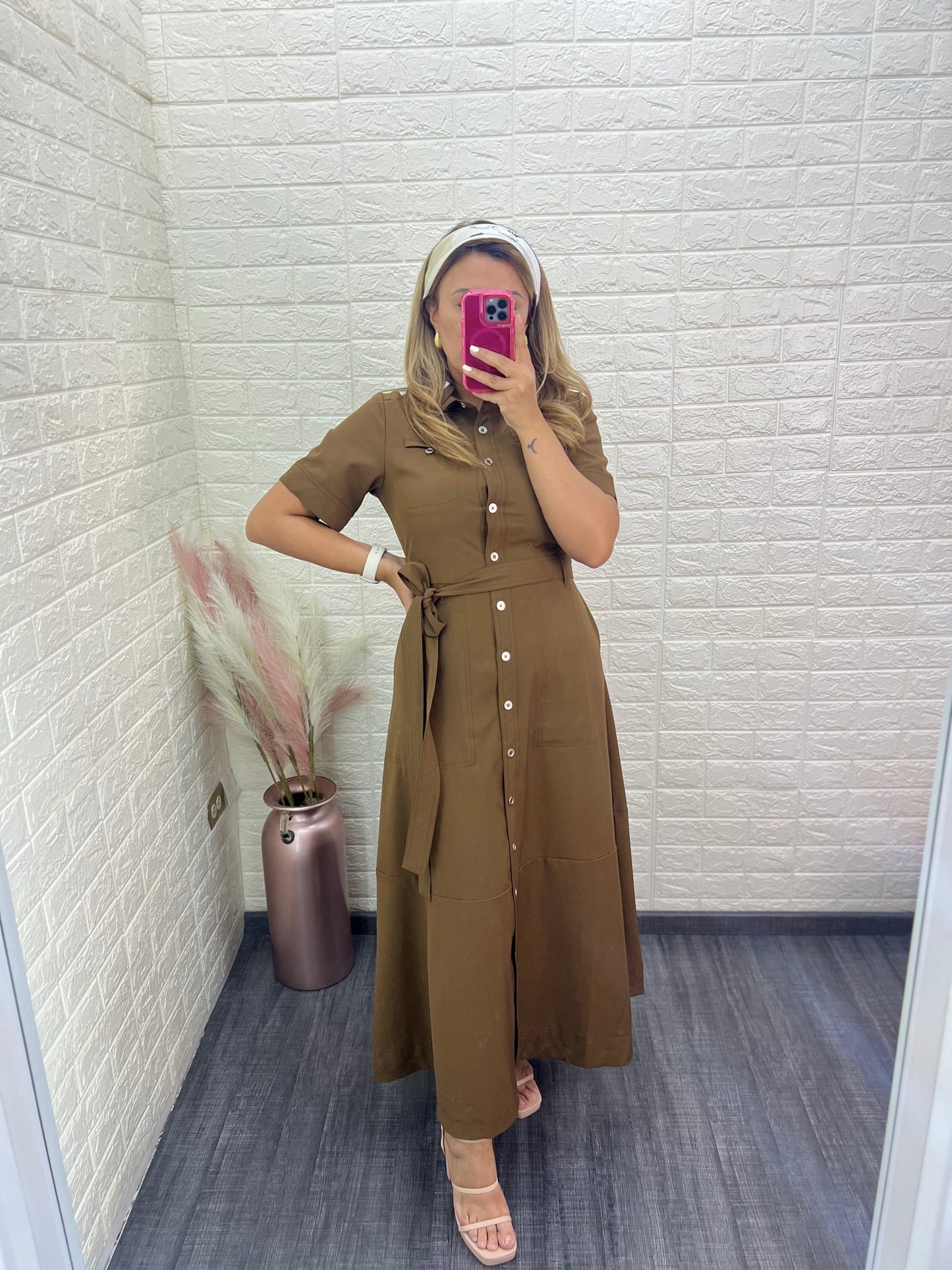 Vestido Café de Botones con Cinto