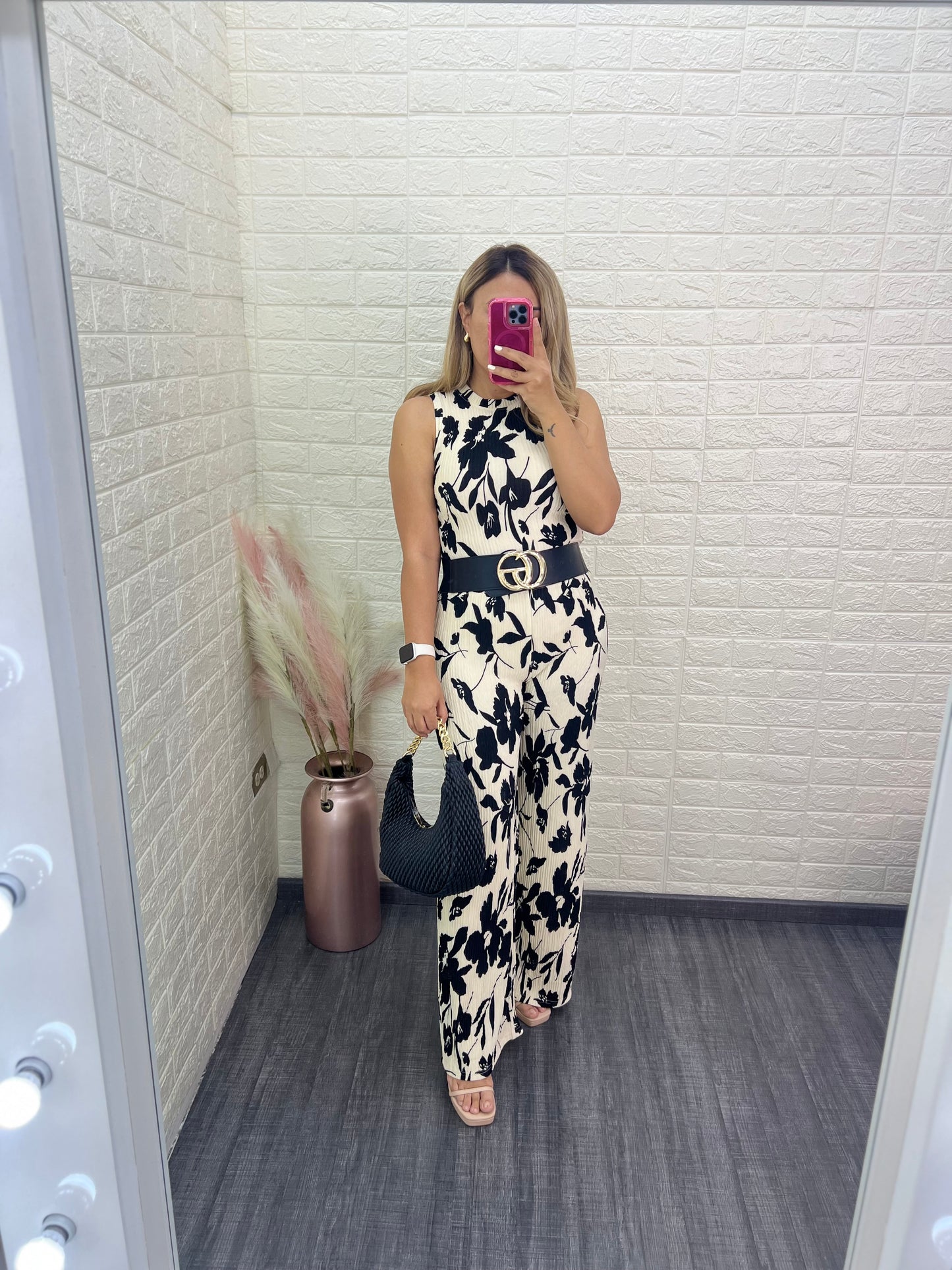 Conjunto Color Blanco Estampado Floral Negro