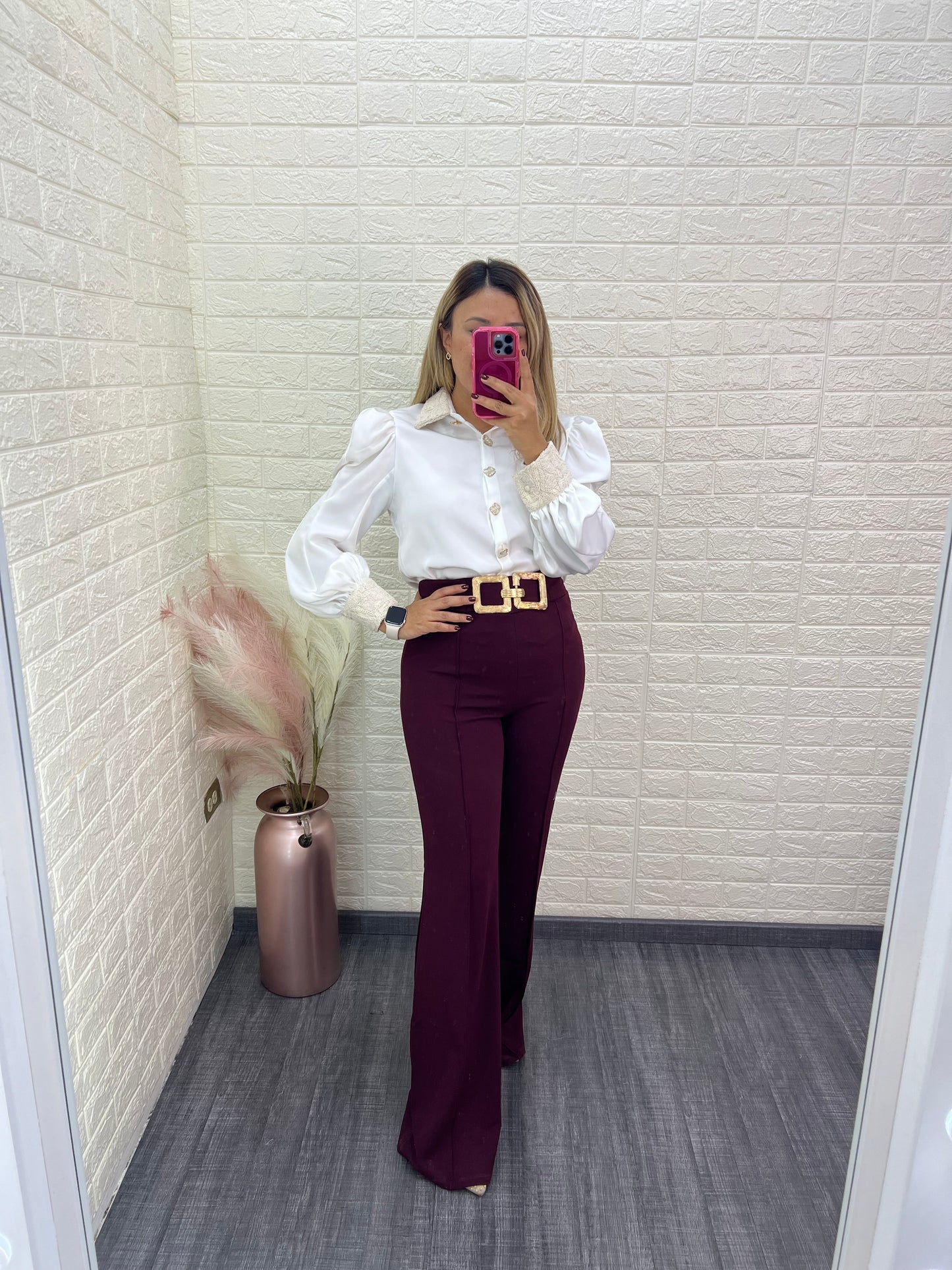 Camisa de Manga Larga Blanca con Cuello Tejido en Color Beige