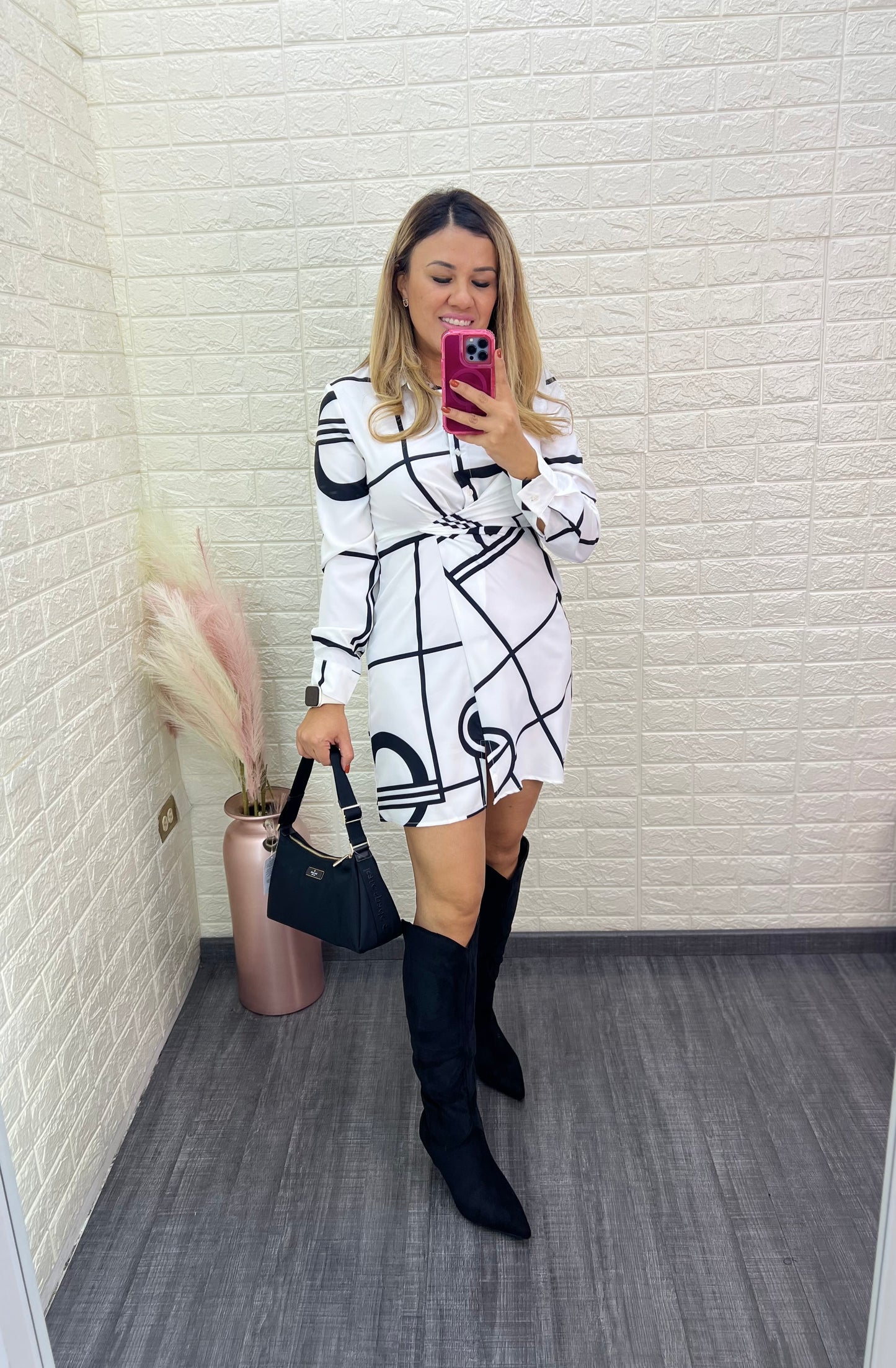 Vestido Blanco de Manga Larga Estampado de Rayas Negras