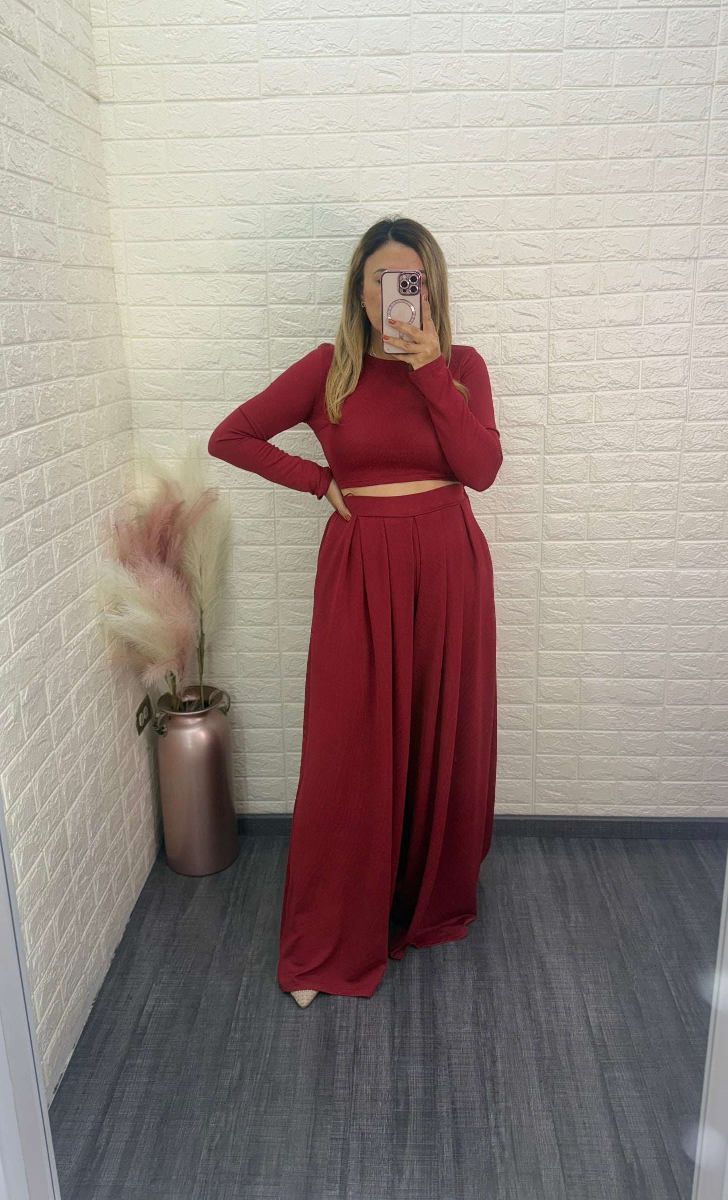 Conjunto Guindo de Blusa Manga Larga y Maxi Pantalón