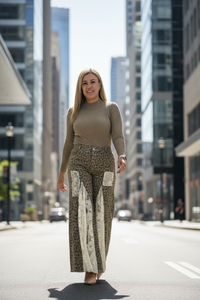 Pantalón Estampado Animal Print con Encaje