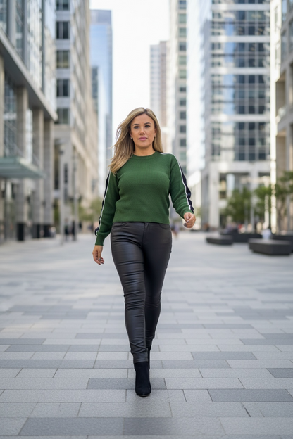 Suéter Verde Tejido con Línea Negro