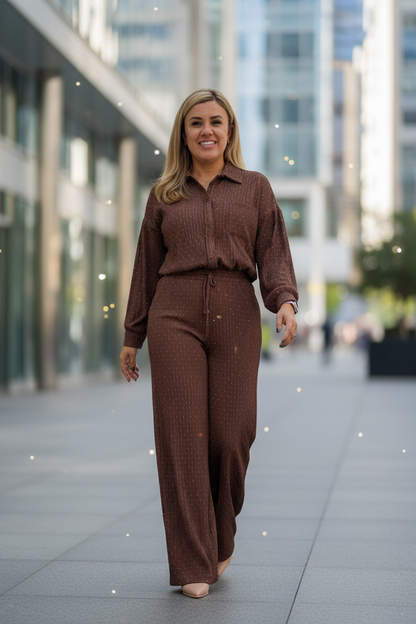 Conjunto Café de Blusa y Pants con Aplicación de Brillos