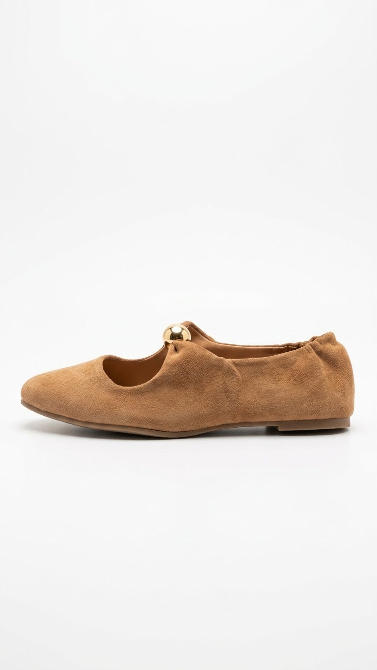 Zapatillas Flats Color Beige con Esfera Dorada