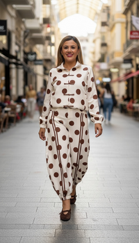 Conjunto Ivory de Chaquetín y Pants Estampado Polka Dots