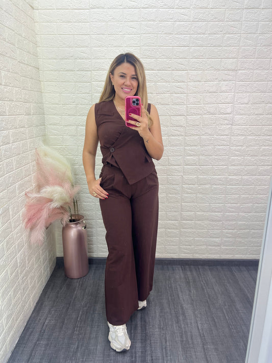 Conjunto Casual Color Chocolate de Chaleco y Pantalón
