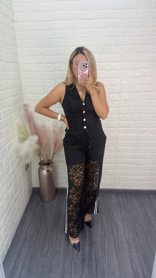Conjunto Negro de Encaje Chaleco y Pants