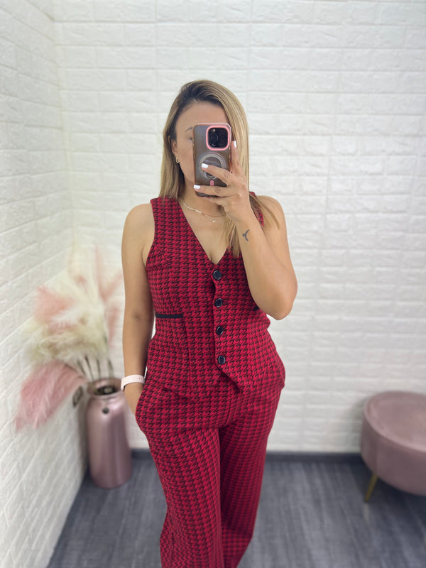 Conjunto de Chaleco y Pantalón de Lana Negro con Rojo Estampado Pata de Gallo