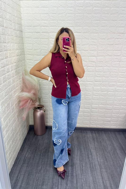 Blusa Guinda Tela Tipo Suéter Sin Mangas con Botones Dorados