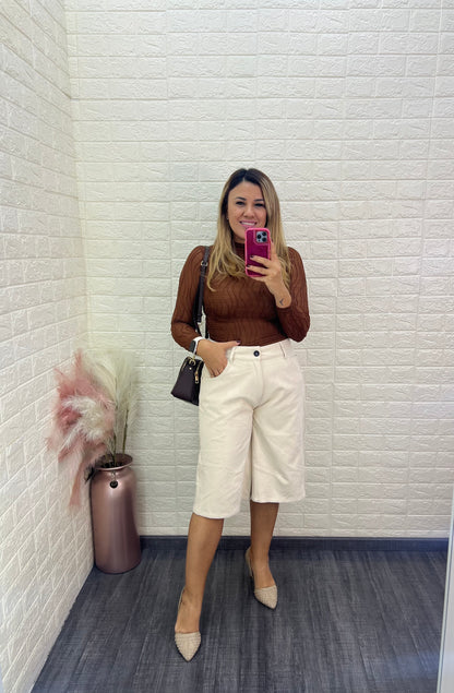 Short Bermuda en Tela de Velvet Color Beige