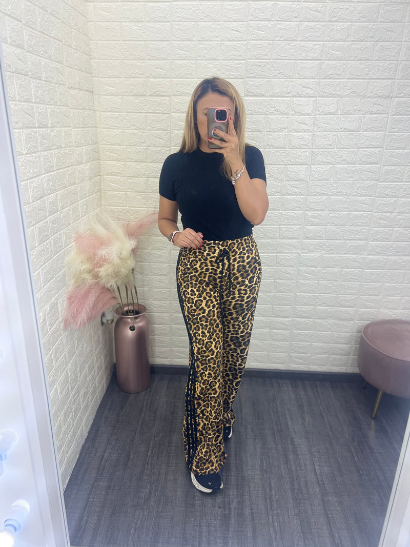 Pantalón Estampado Animal Print con Líneas Negras a los Lados