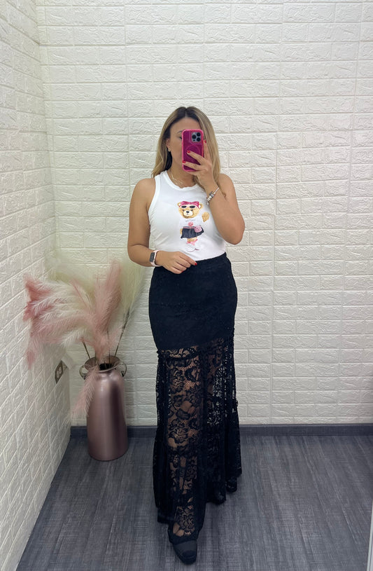 Falda Negra de Encaje con Fondo Negro