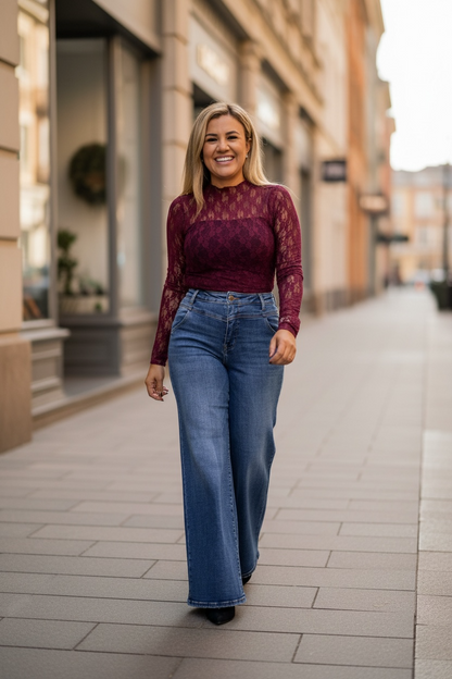 Blusa Guinda de Encaje con Bordado de Rosas