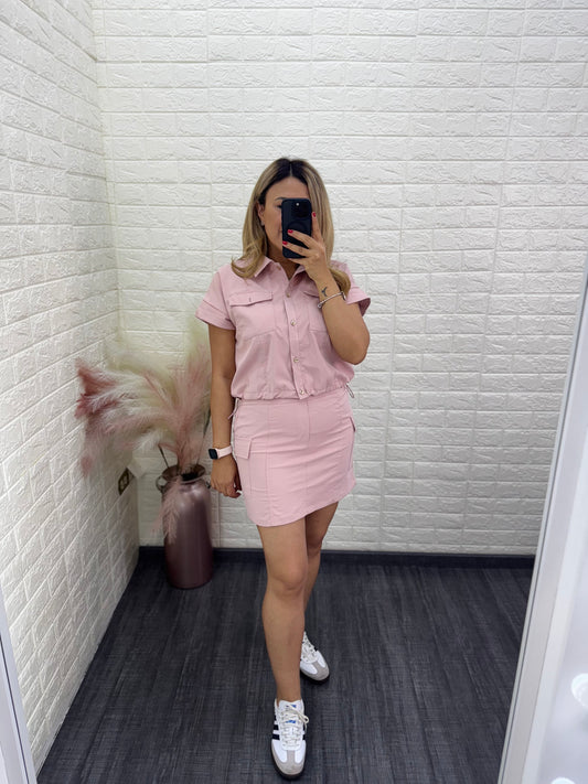 Conjunto de Falda y Blusa Tipo Cargo Color Rosa