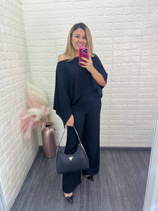 Conjunto Negro de Blusa y Pants de Textura a Rayas