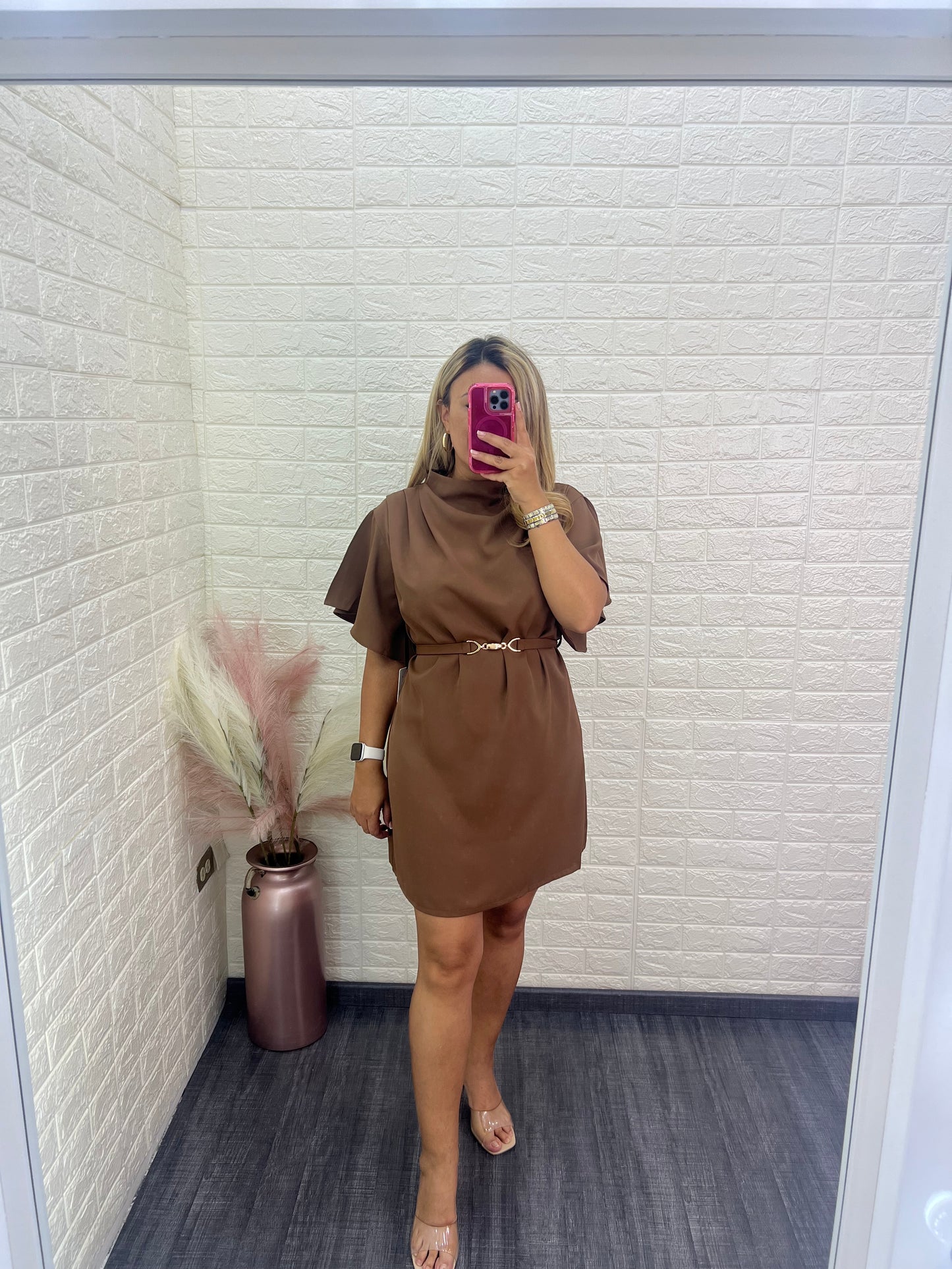 Vestido Café de Manga Corta con Cinto