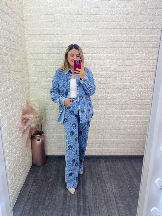 Set de Mezclilla Camisa y Jeans Relaxed Con Aplicaciones de Soles
