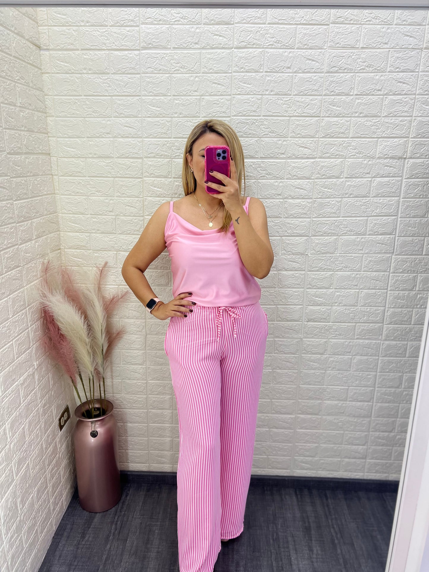 Pantalon Casual Rayado Color Rosa con Blanco