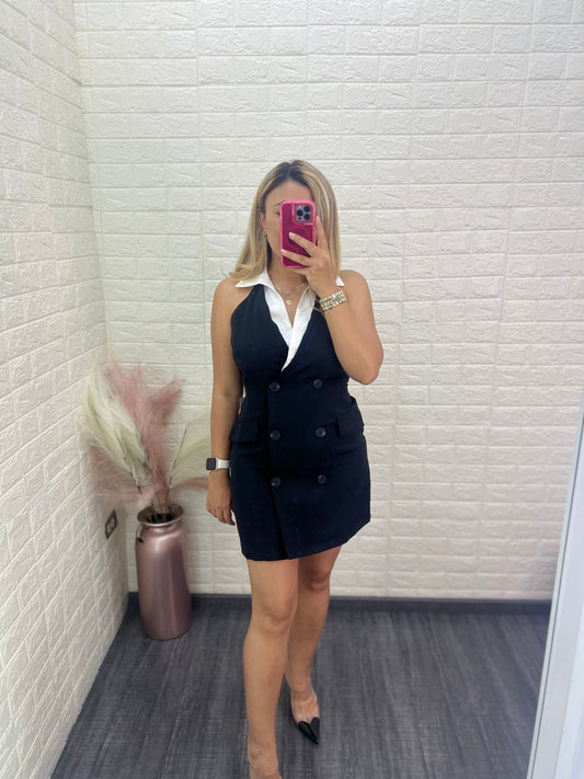 Vestido Negro De botones con Cuello Blanco