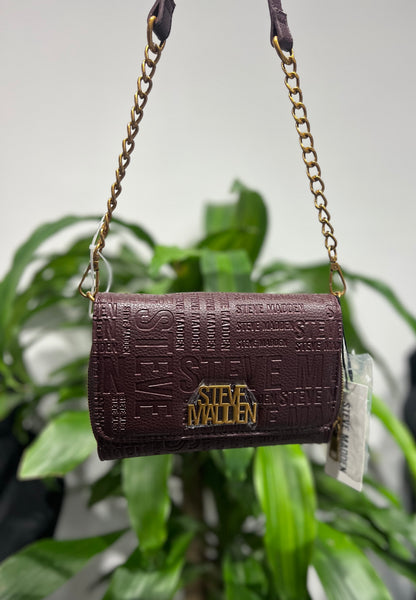 Bolso Steve Madden Guindo con Textura Grabada