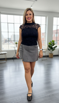 Falda Short Prelavada Color Negra