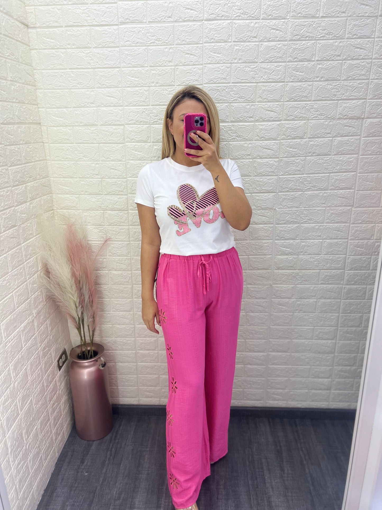 Blusa Blanca de Manga Corta con Estampado de Corazón