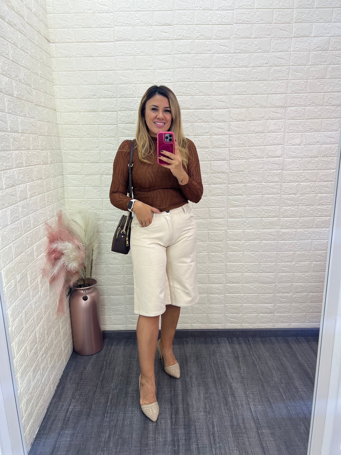 Short Bermuda en Tela de Velvet Color Beige