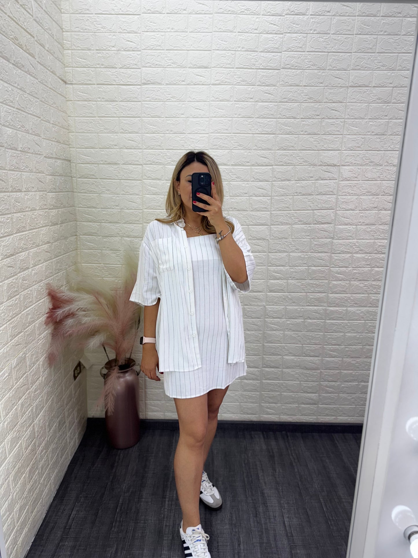 Conjunto Blanco Rayado de Vestido de Tirantes y Blusón