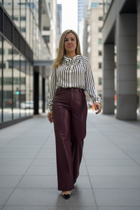 Blusa Color Ivory con Estampado Rayas Negras