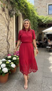 Set Rojo de Blusa y Falda con Bordados