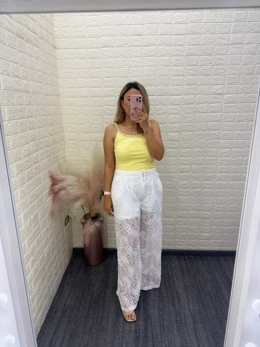 Pantalón Blanbco Bordado con Forro