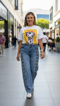 Jeans de Mezcliia Azul con Aplicaciones y Botones Tipo Napoléon