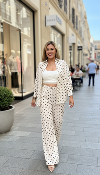 Conjunto Beige Estampado Polka Dots de Blusa de Manga Larga y Pantalón
