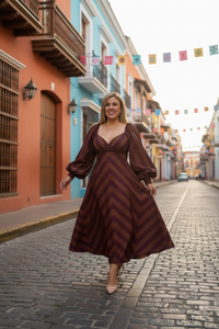 Vestido Largo Café Cuello V Estampado a Rayas