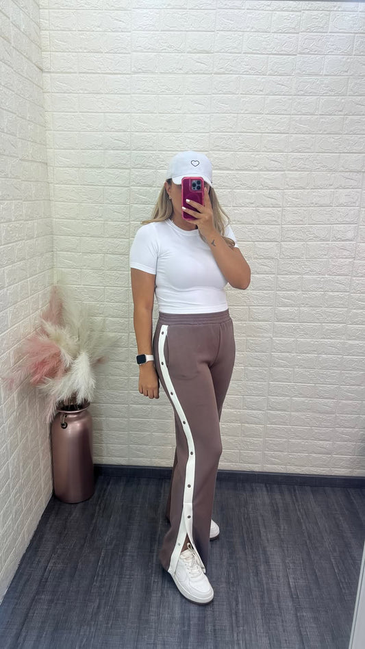 Pants Café de Botones Laterales con Línea Blanca