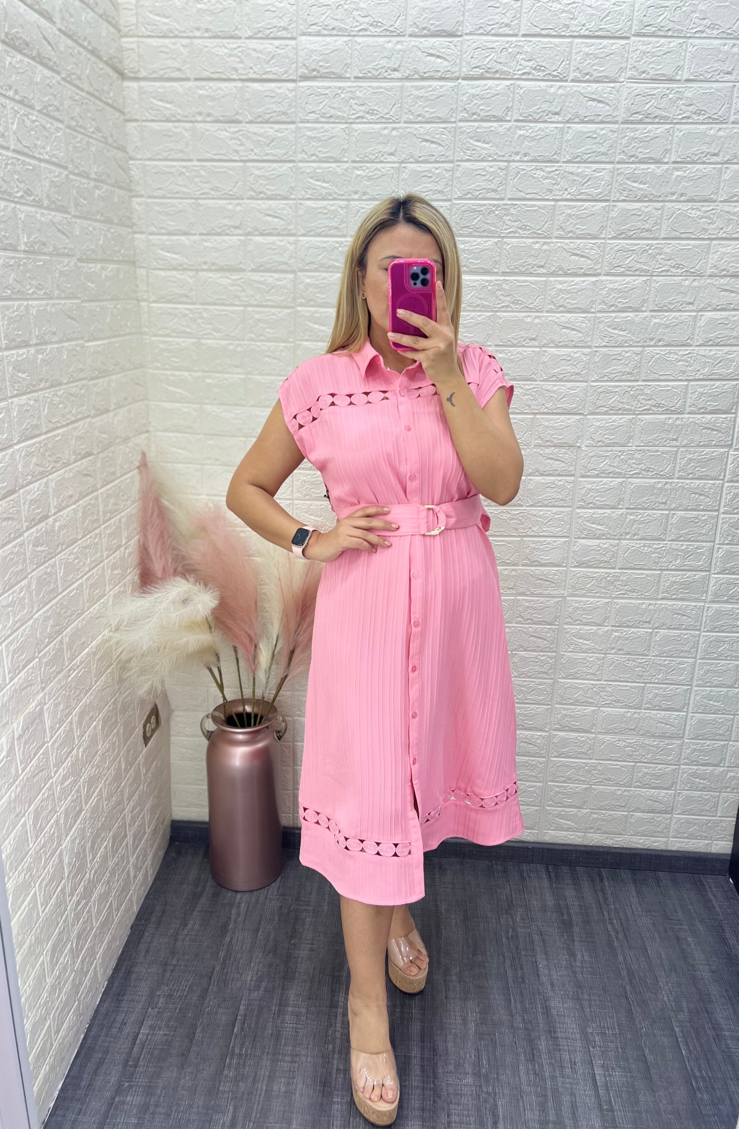Vestido Rosa con Bordados y Cinto