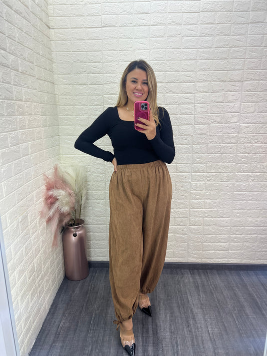 Jogger Color Camel Corte Relaxed