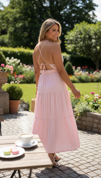 Vestido Rosa de Cuello Halter de Tirantes